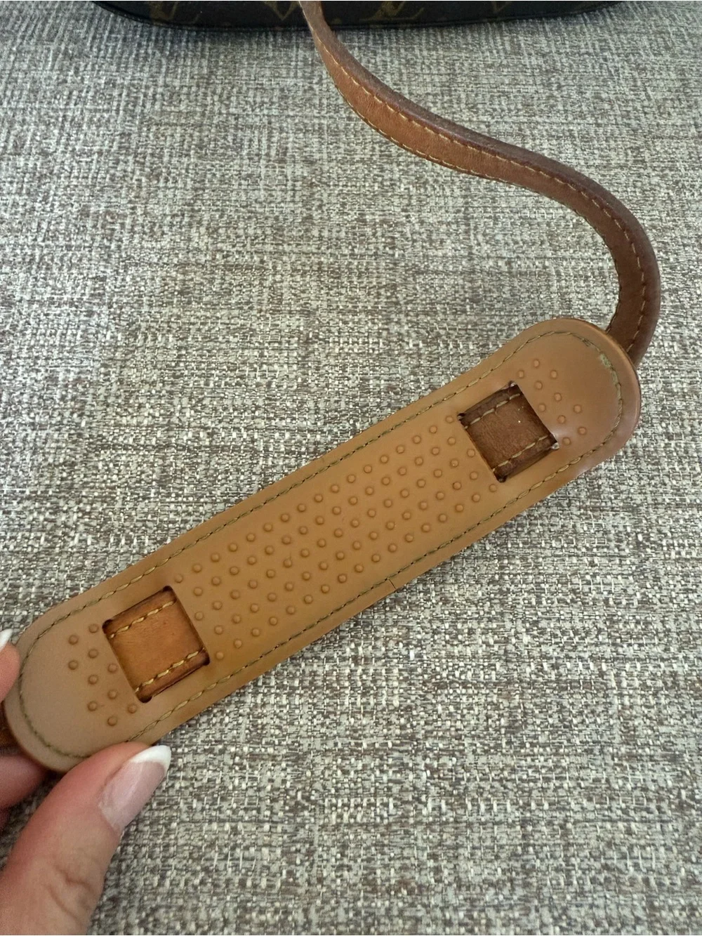 Vintage Louis Vuitton Brown Monogram Saint Cloud Crossbody with Tan Accent - Picture 13 of 16